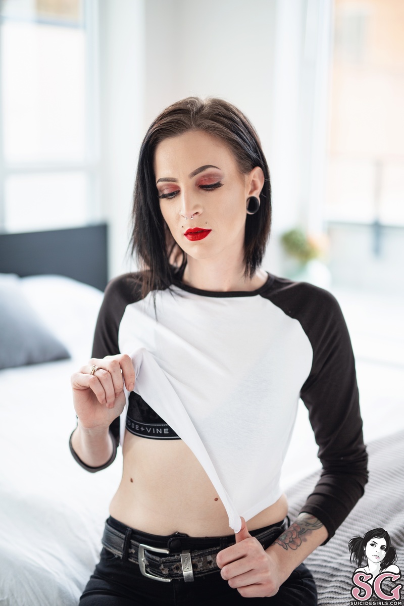 redqueen-redqueenredemption-03.jpg