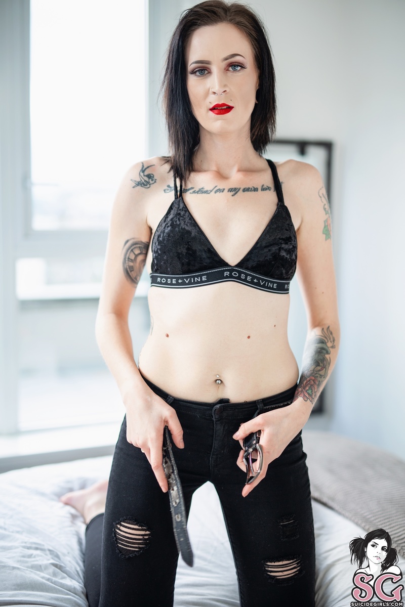 redqueen-redqueenredemption-09.jpg