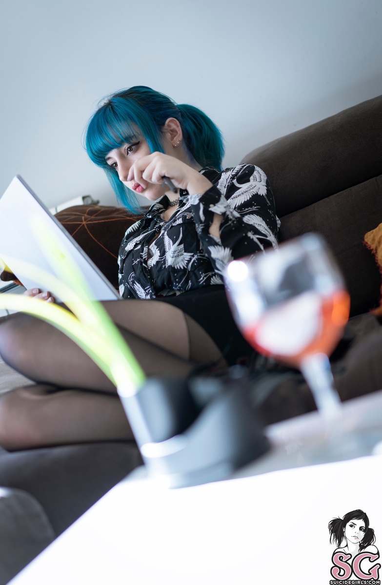 yuno-secretary-01.jpg