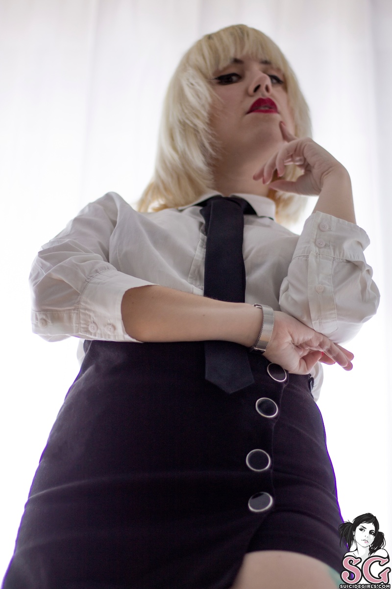 elbethvicious-godisawoman-05.jpg