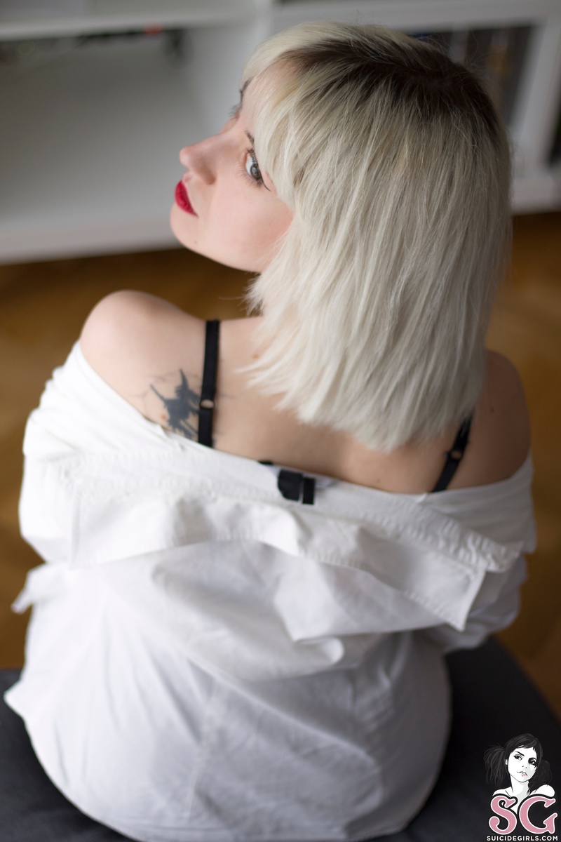 elbethvicious-godisawoman-17.jpg