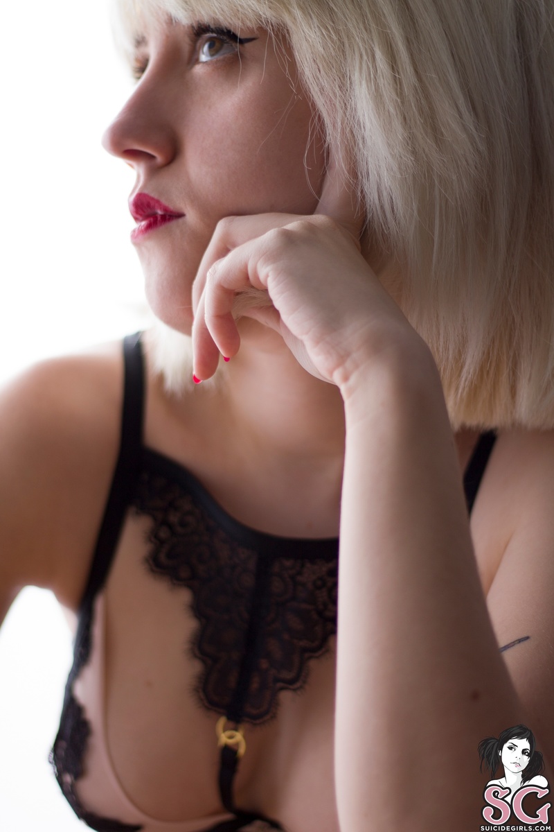elbethvicious-godisawoman-25.jpg