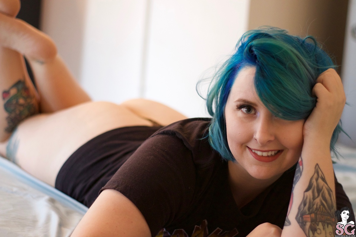 tattooedsecrets-ainttalkinboutlove-03.jpg