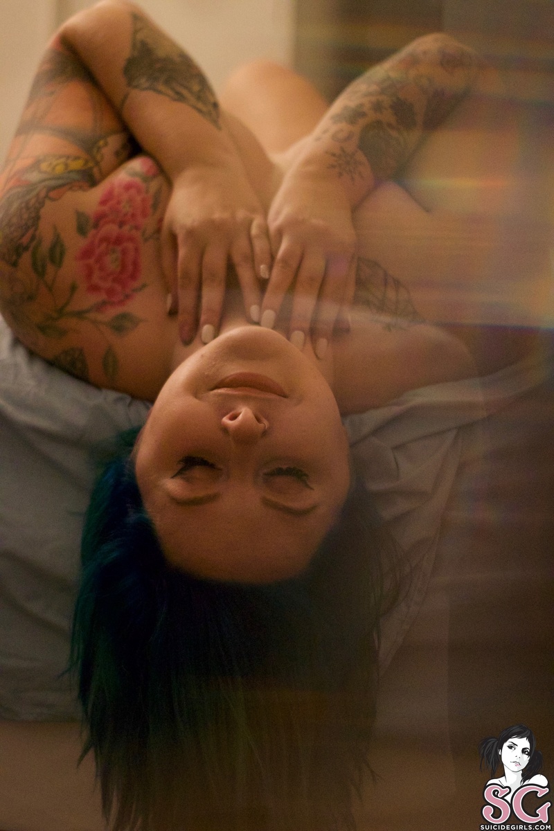 tattooedsecrets-ainttalkinboutlove-35.jpg