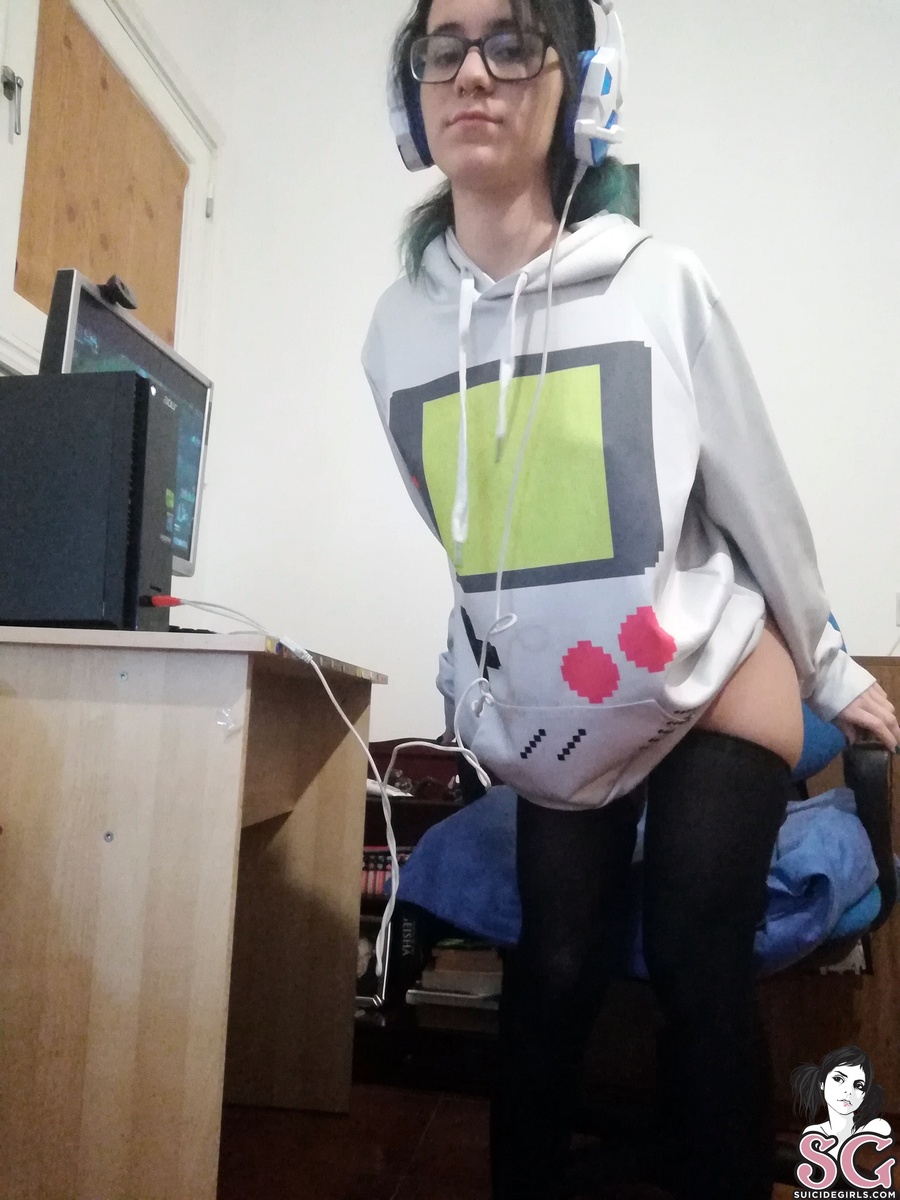 sairouse-gamergirl-05.jpg