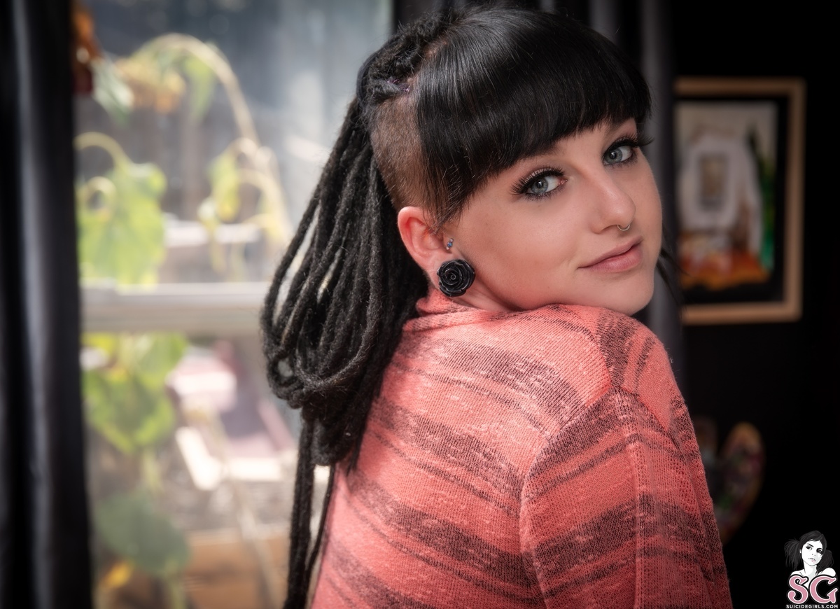 kinzy-atlooseends-01.jpg