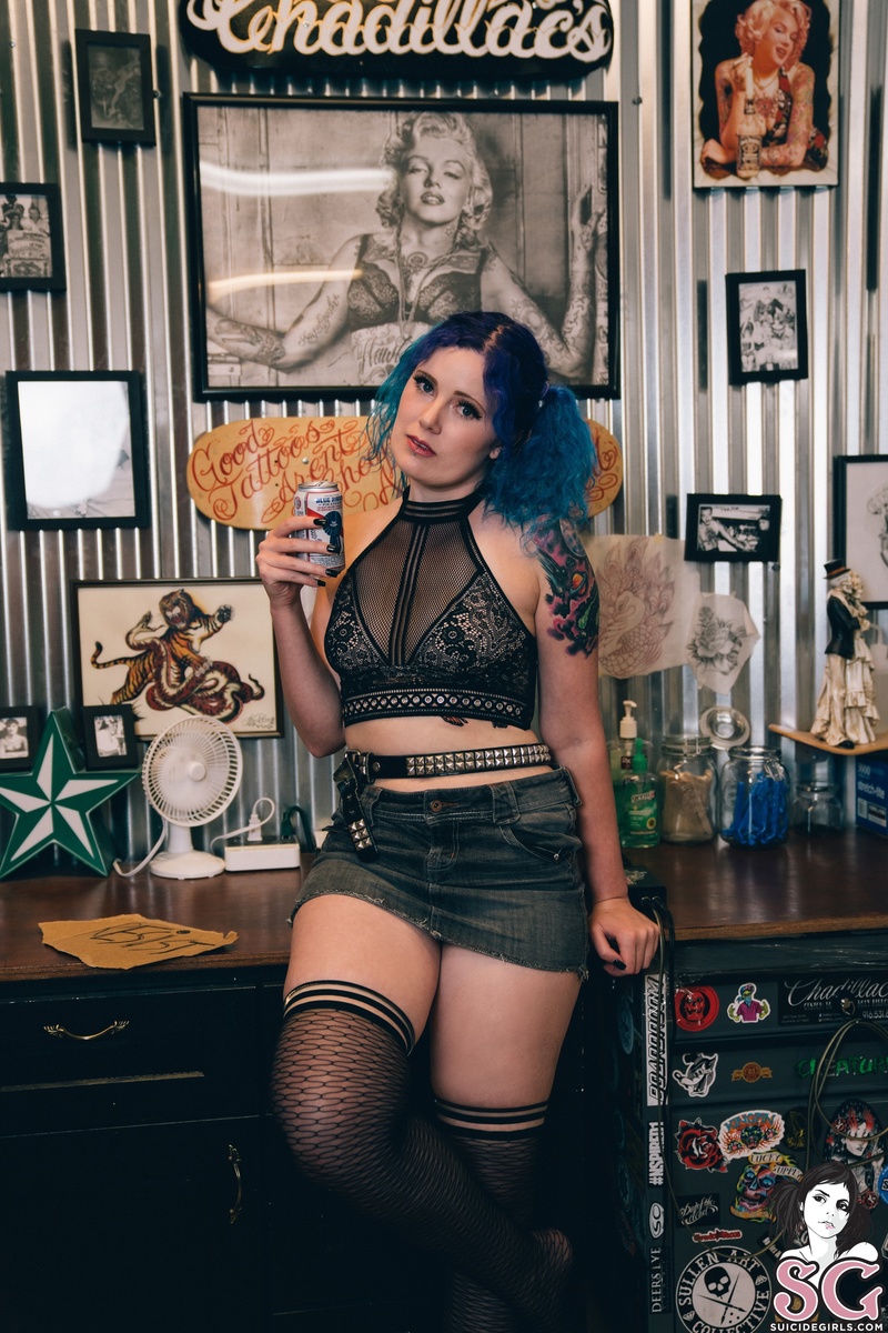 bantherknox-punkgirl-01.jpg