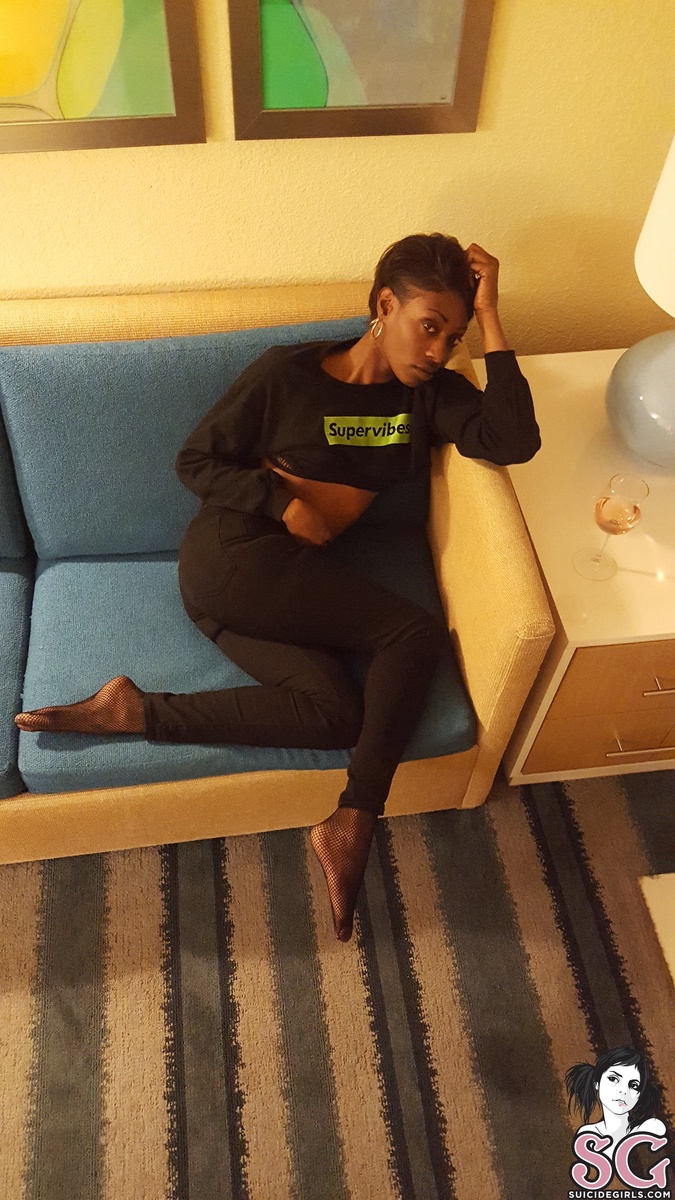 ebonyhaze-laceencounters-05.jpg