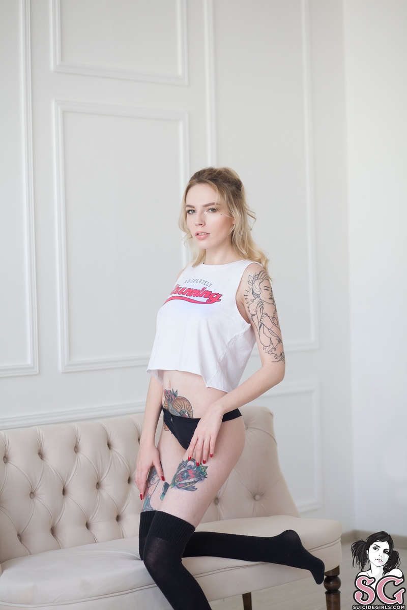 hellia-morninginnocence-01.jpg