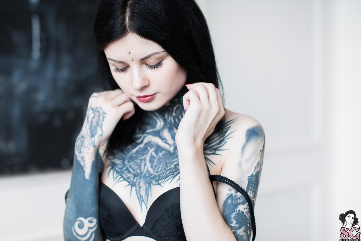glameow-blackswan-03.jpg