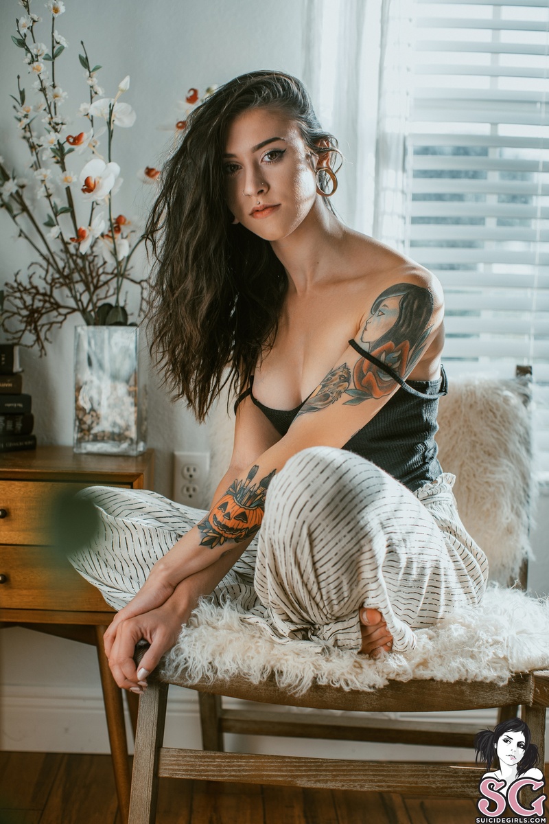 vannasia-somethingmorecomfortable-05.jpg