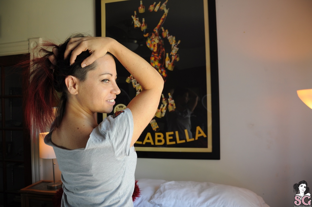 miulaka-dancerinbedroom-03.jpg