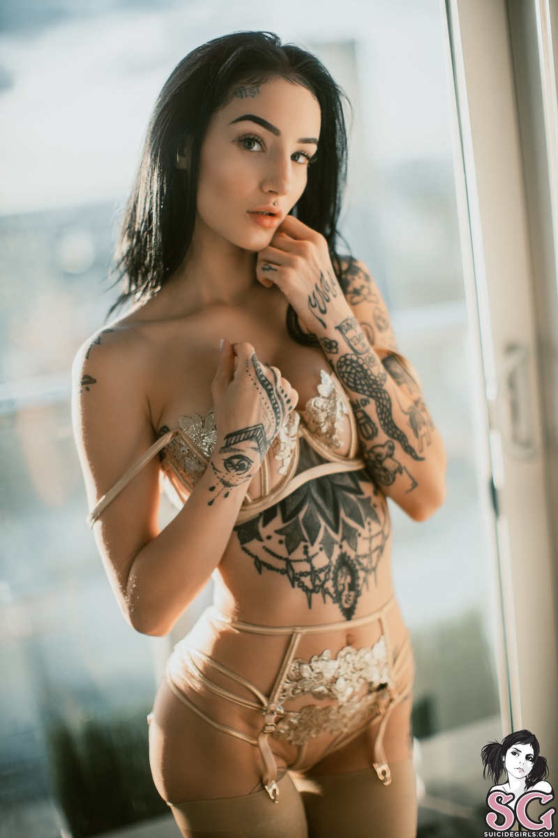 lavish-venus-09.jpg