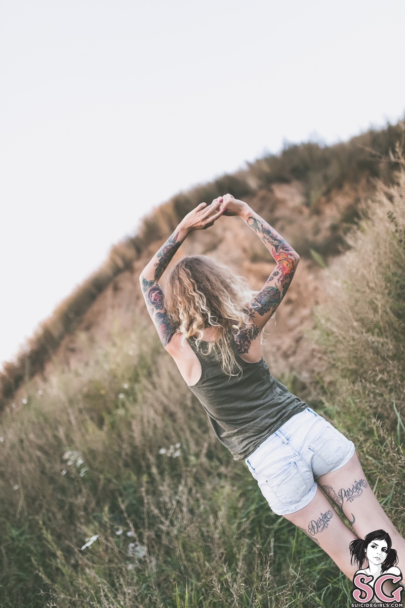 yayavader-dirtyfield-11.jpg