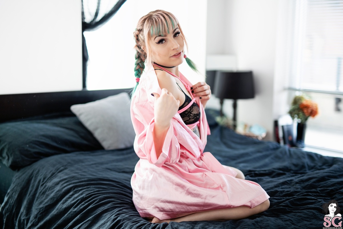dollie-feelingknotty-03.jpg