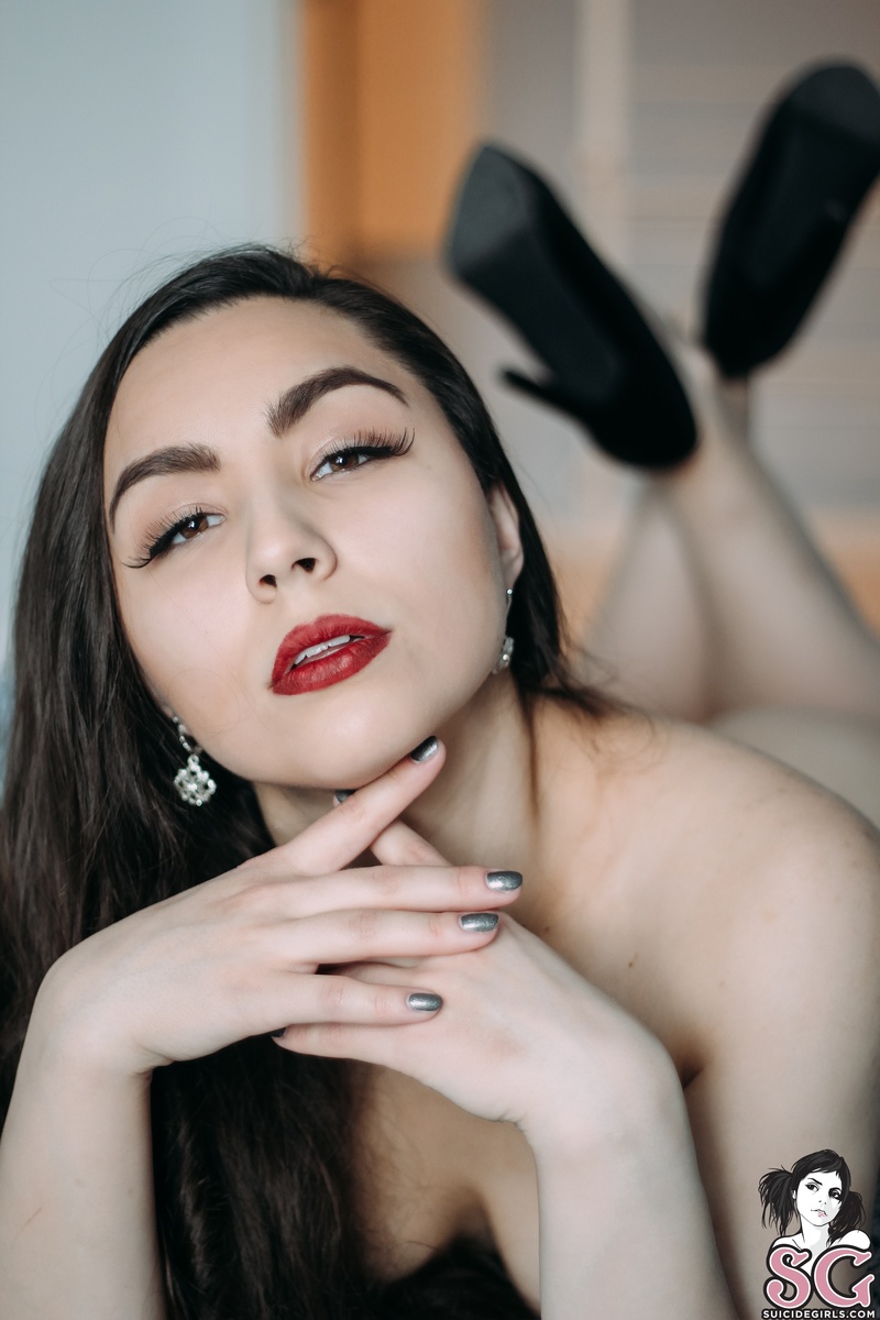 bethanny-homealone-19.jpg