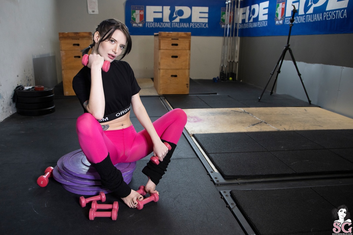 lauretta-letsgetphysical-01.jpg
