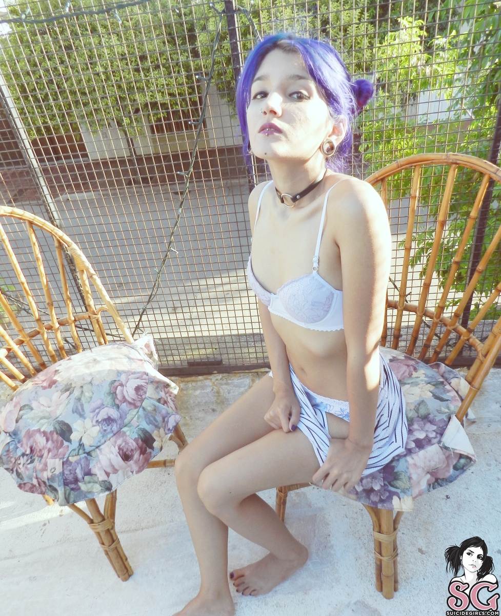 suirensuicide-outsider-09.jpg