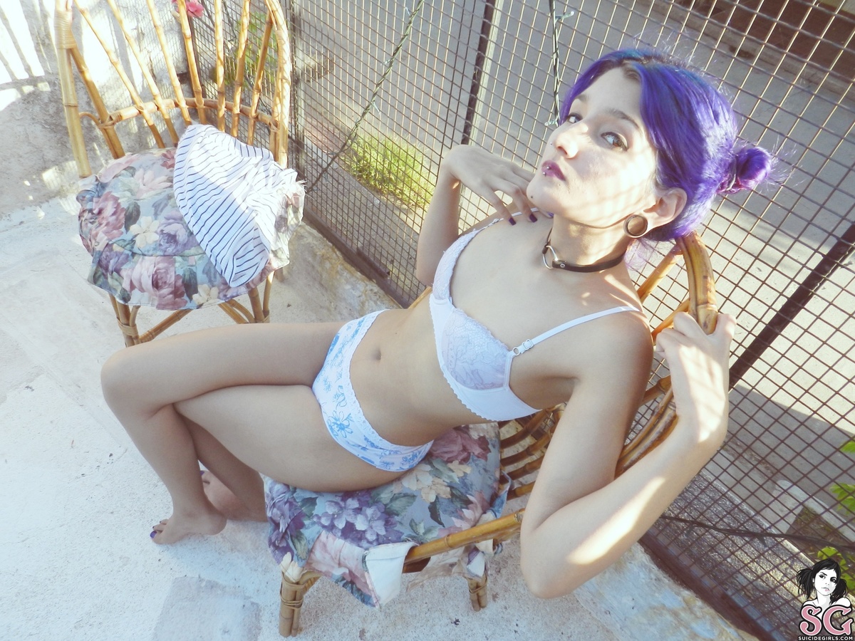 suirensuicide-outsider-11.jpg
