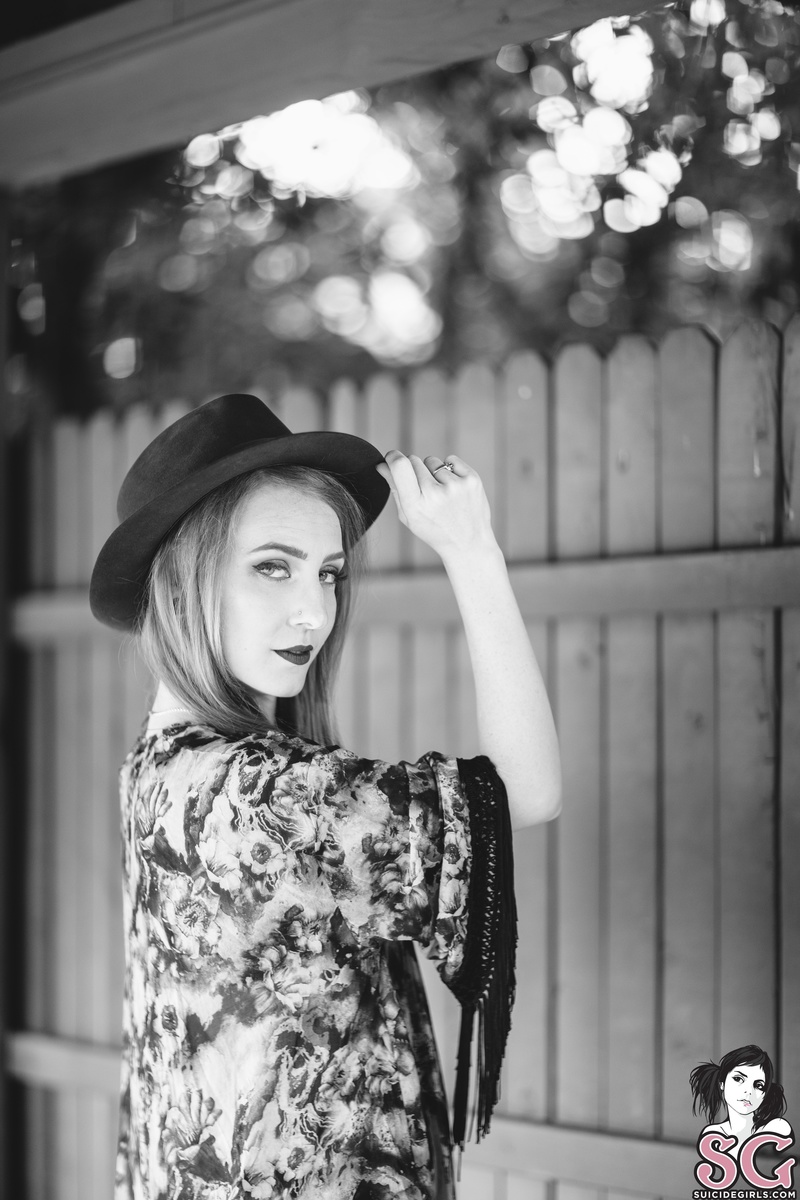 rada-golddustwoman-21.jpg