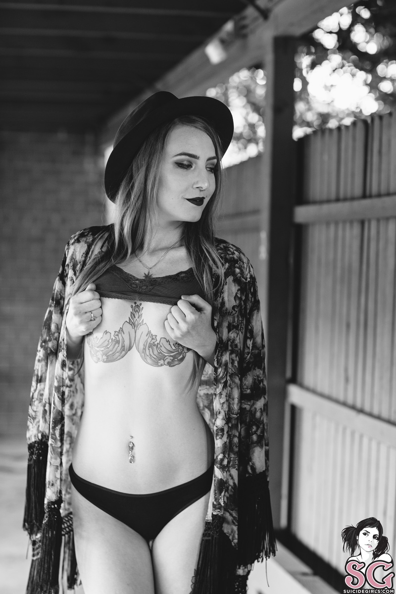 rada-golddustwoman-23.jpg