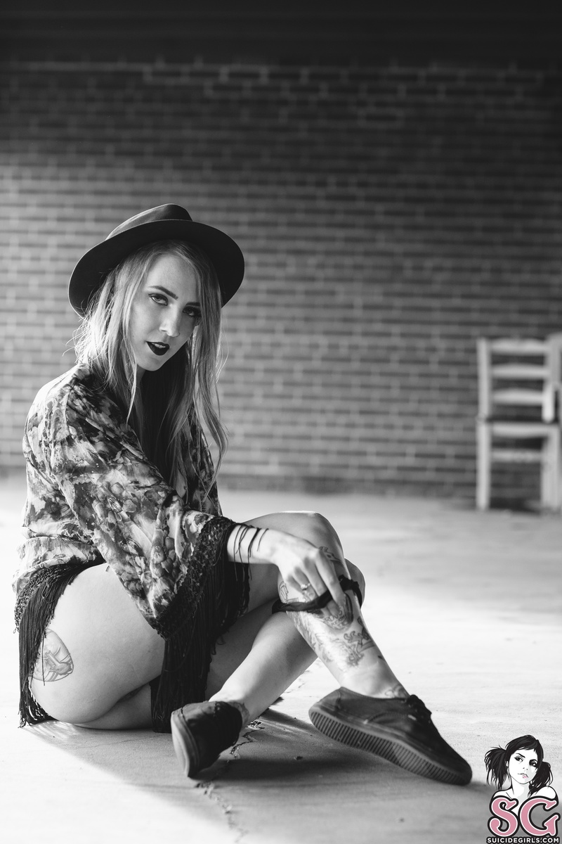 rada-golddustwoman-37.jpg
