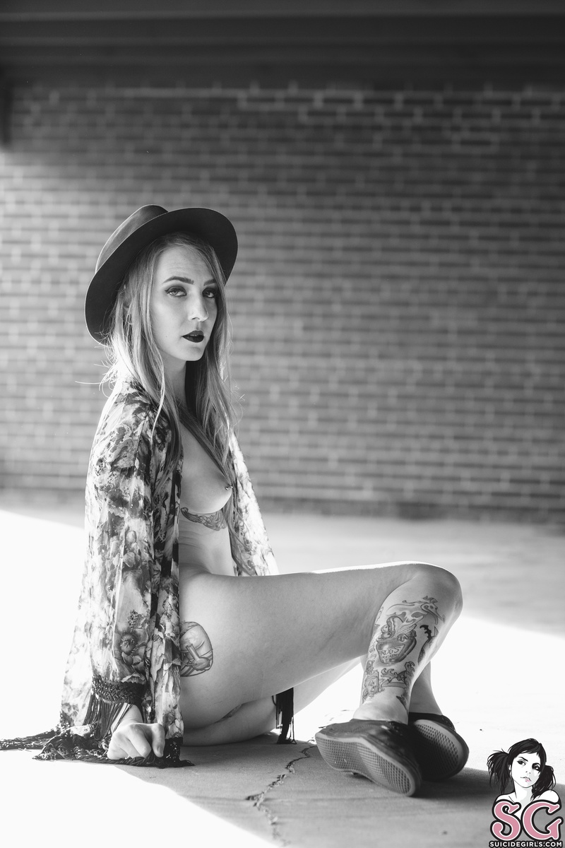 rada-golddustwoman-39.jpg