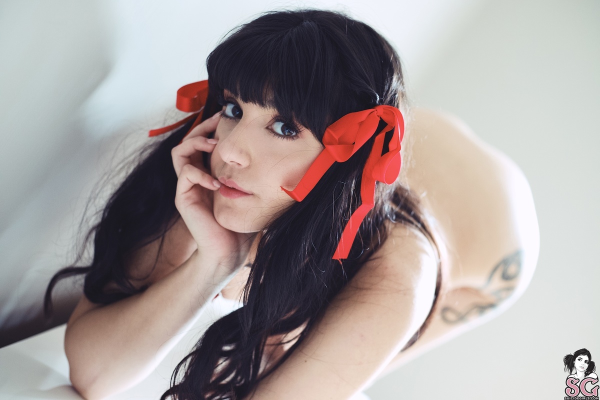 lyune-girlgotagun-35.jpg