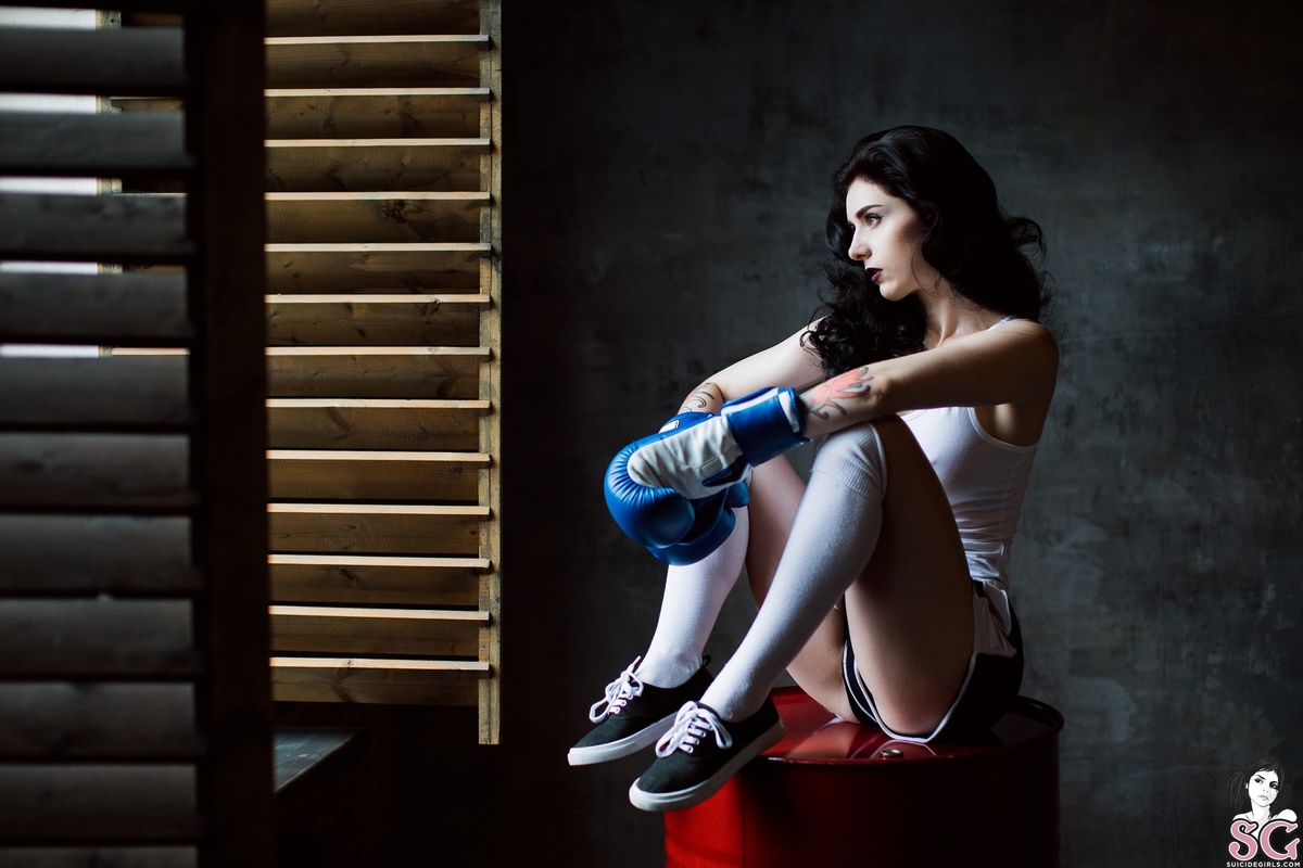 elliemouse-girlfight-03.jpg
