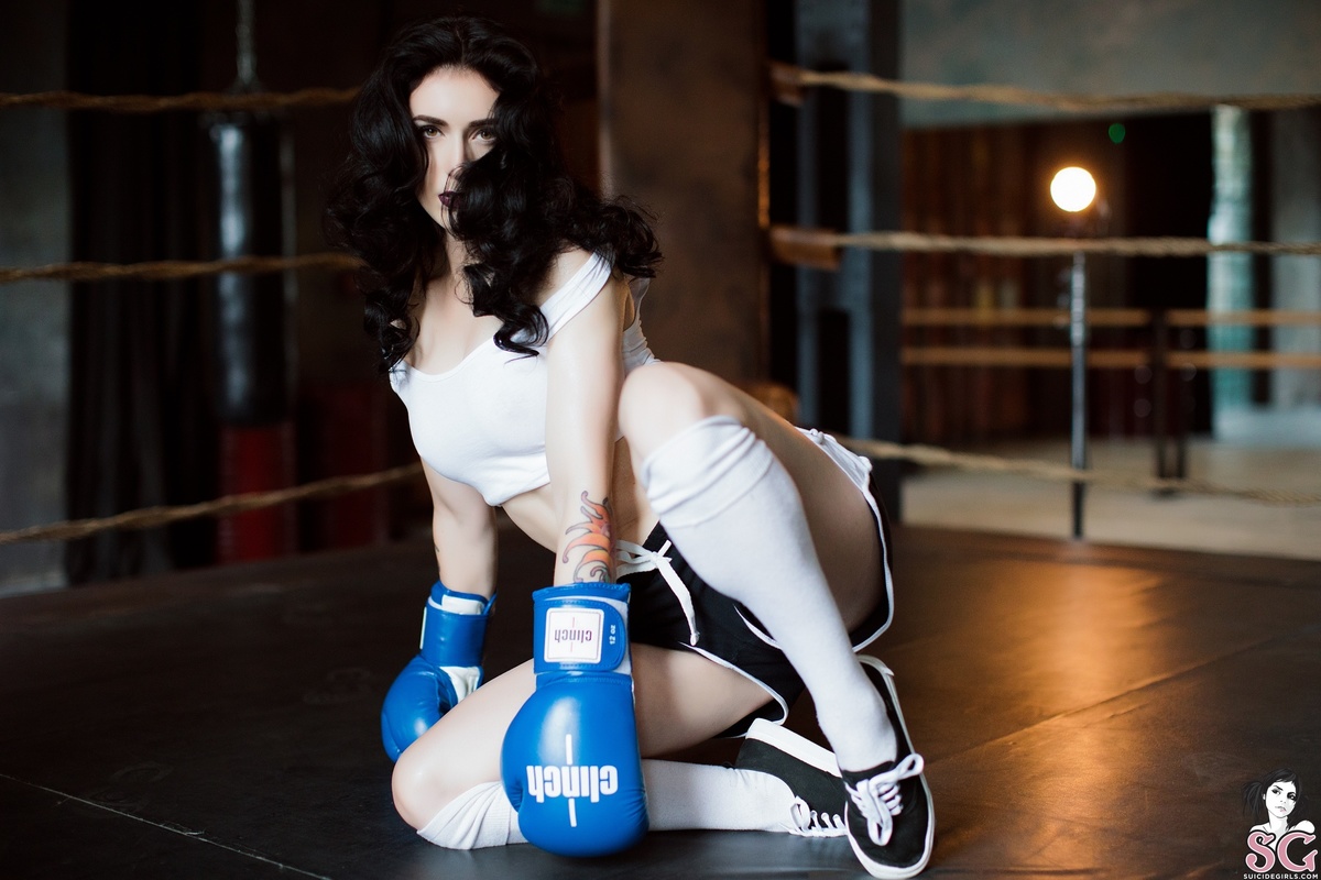 elliemouse-girlfight-09.jpg