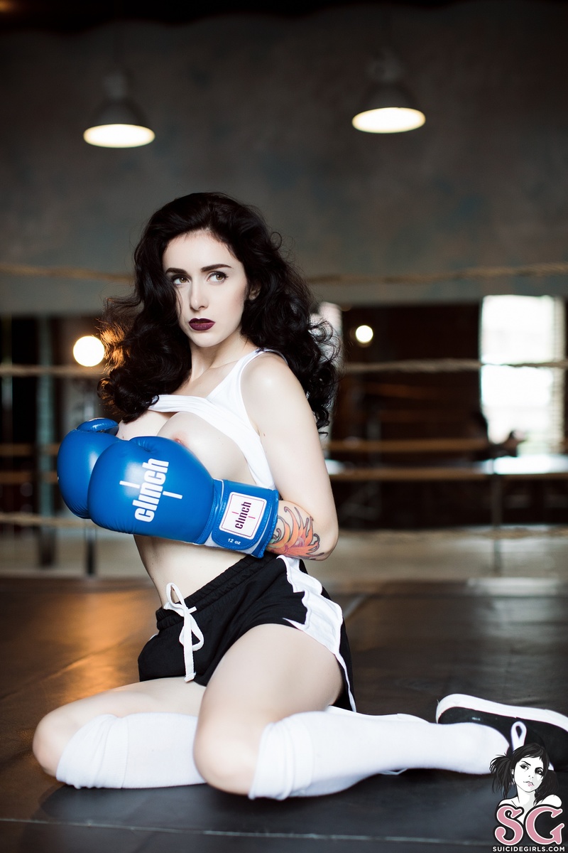 elliemouse-girlfight-13.jpg