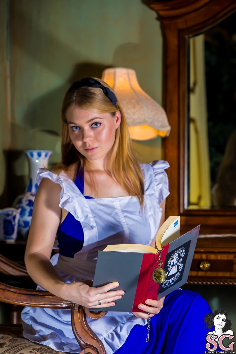 celticempress-downtherabbithole-01.jpg