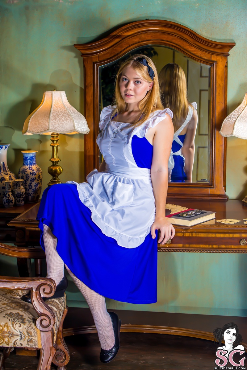 celticempress-downtherabbithole-05.jpg