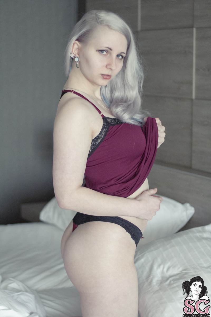 queenofhell-goodmorningsunshine-13.jpg