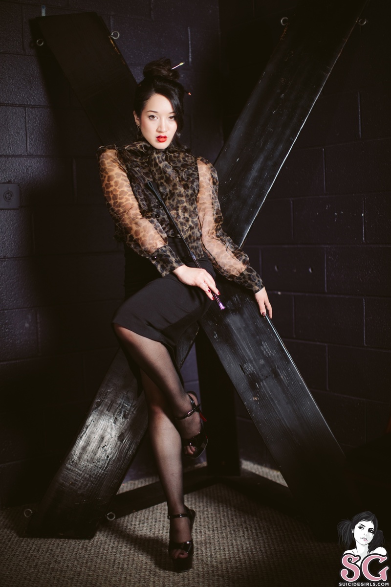 flowerbomb-thankyoumistress-01.jpg
