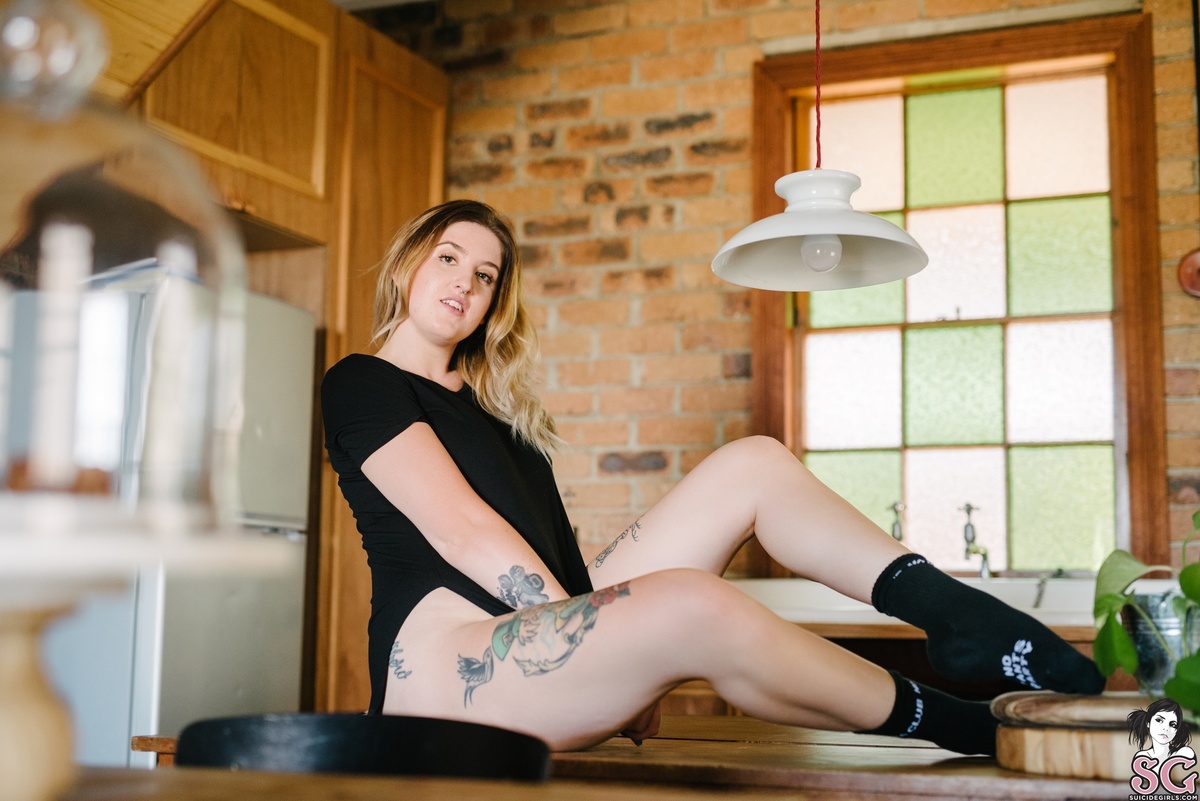 skadhi-nopantsparty-19.jpg