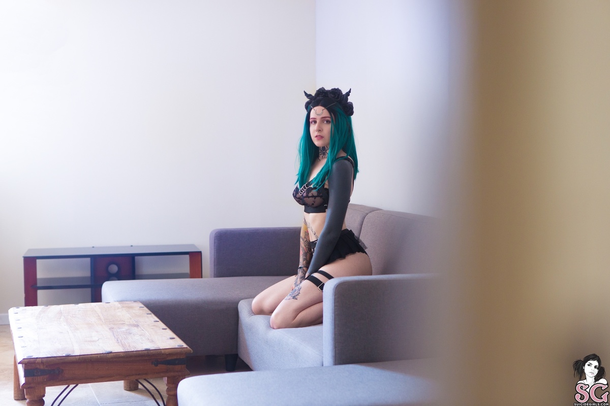 vexaltyn-satisfairealouqua-01.jpg