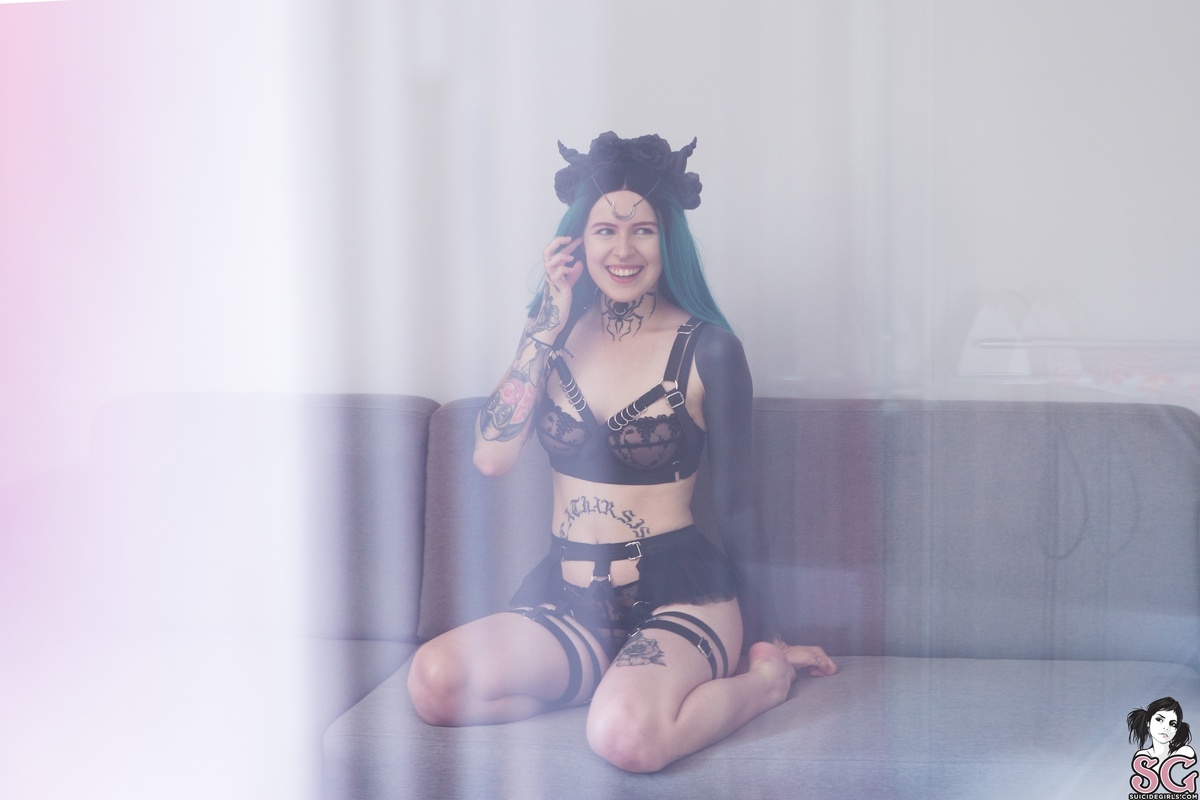 vexaltyn-satisfairealouqua-03.jpg
