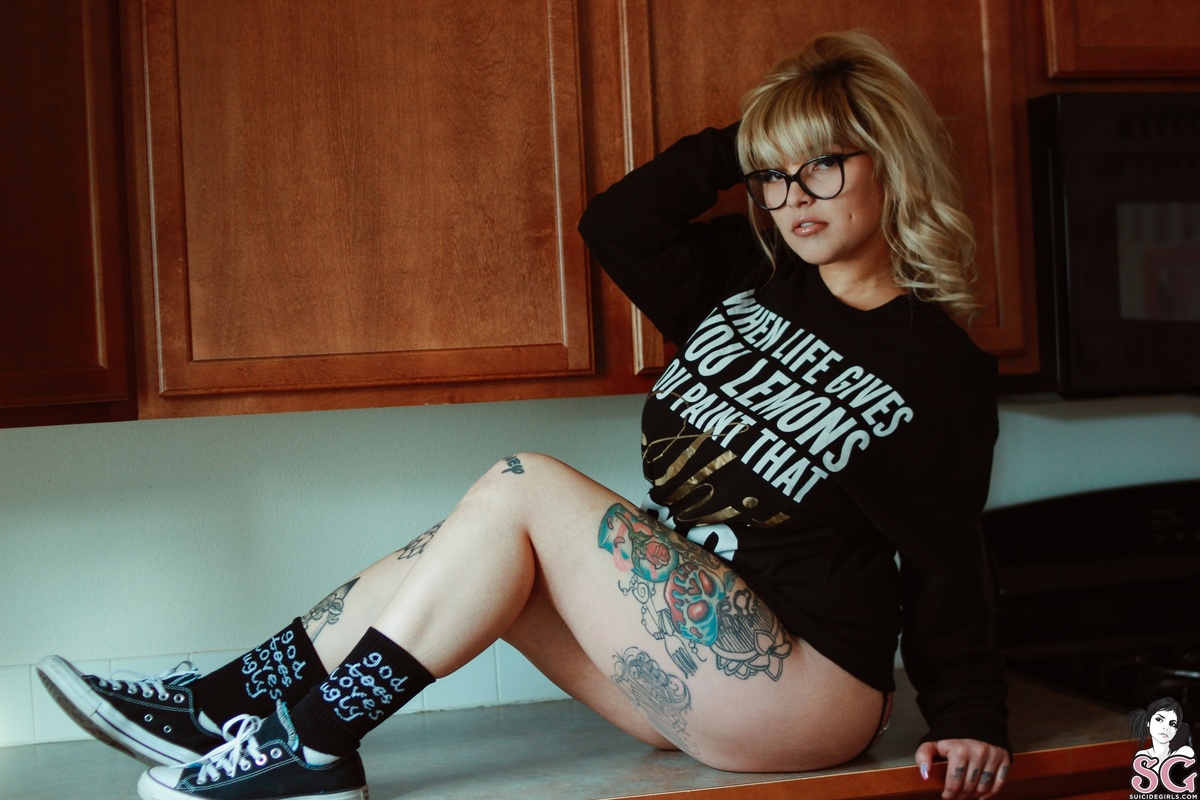 mommabear949-thewomanwiththetattooedhands-03.jpg