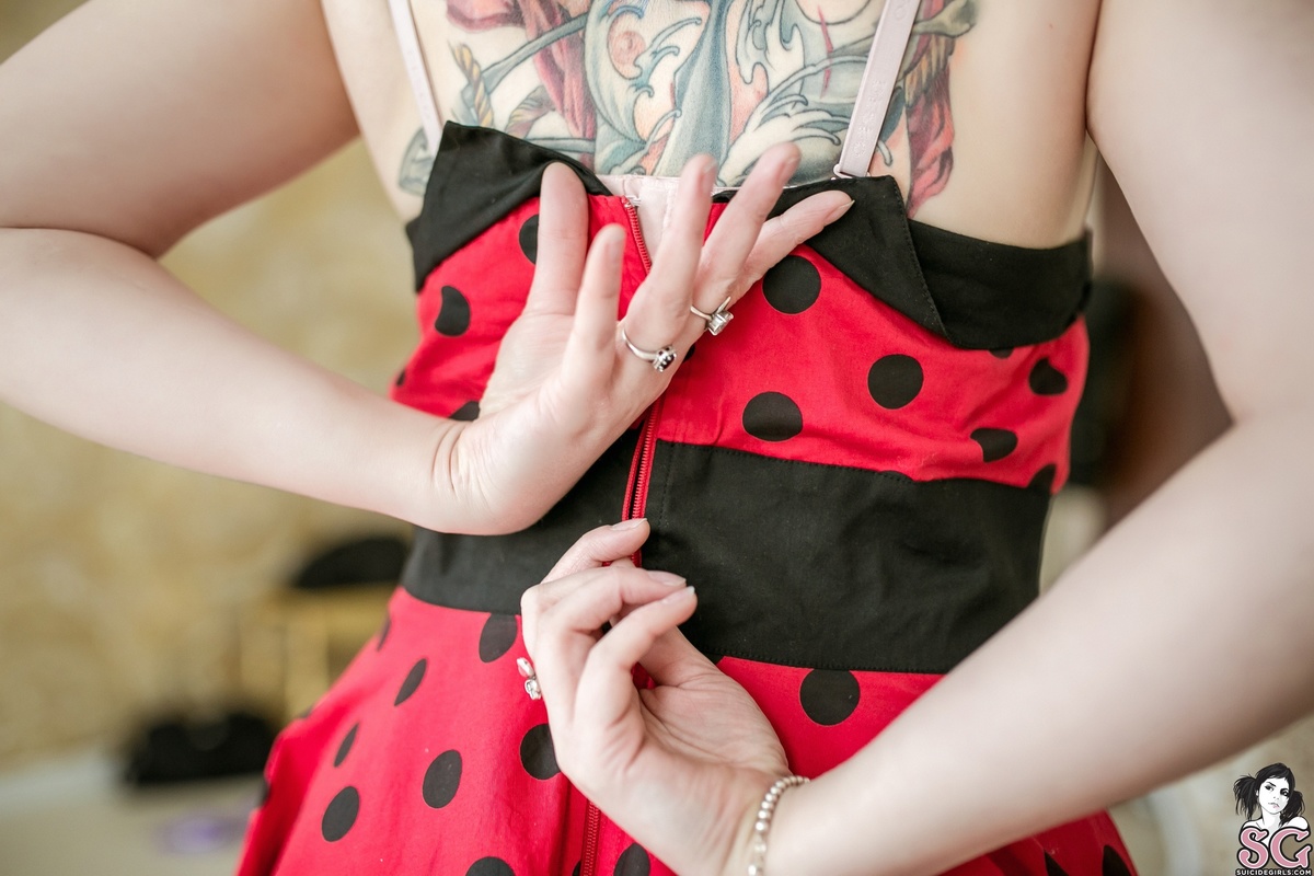 missmadnes-reddresshotheart-15.jpg