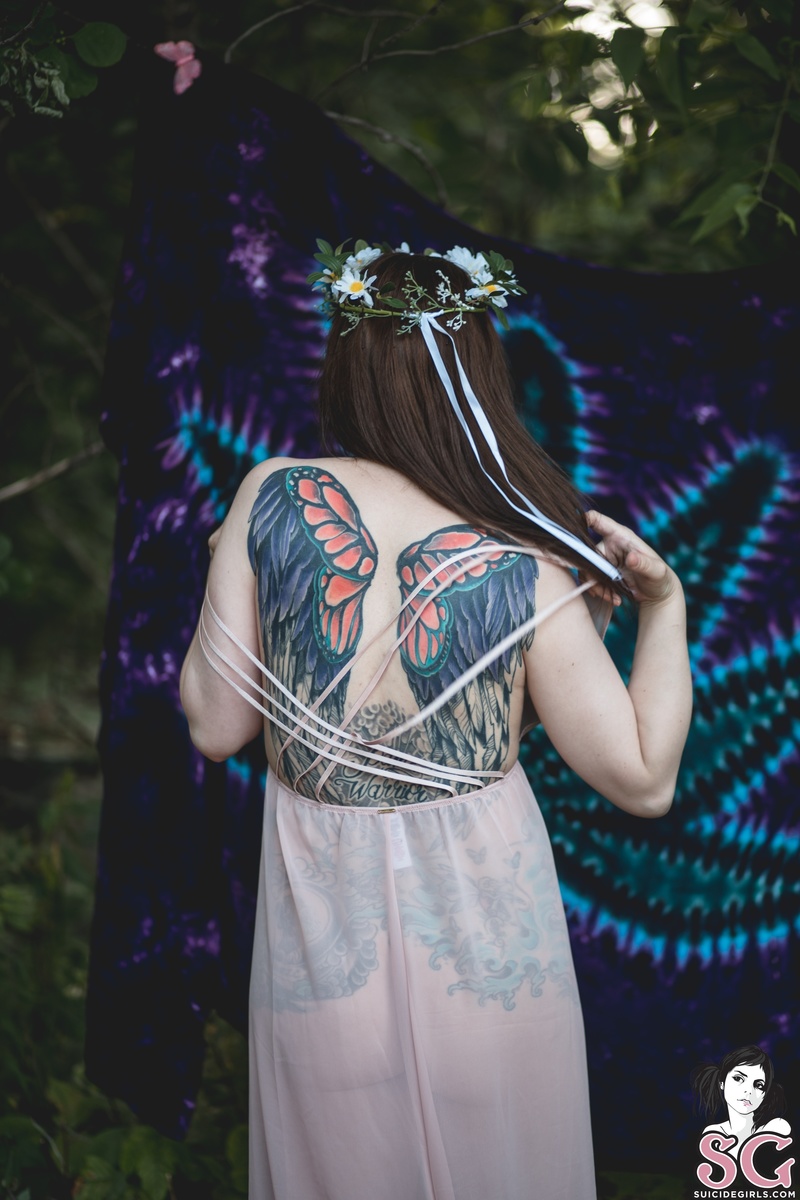 reggielove-comeexploremypinkparadise-15.jpg