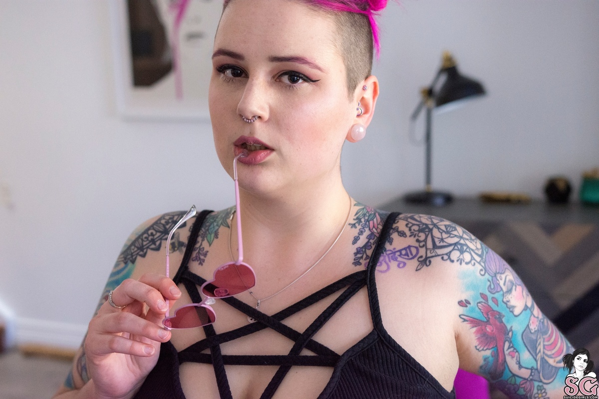 aquata-heartshapedglasses-11.jpg