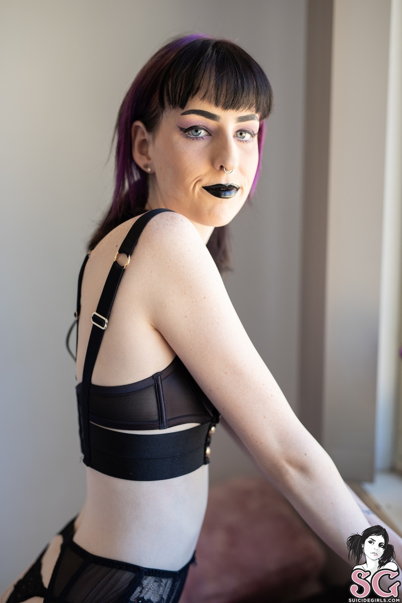 ditadollface-stonerwitch-11.jpg