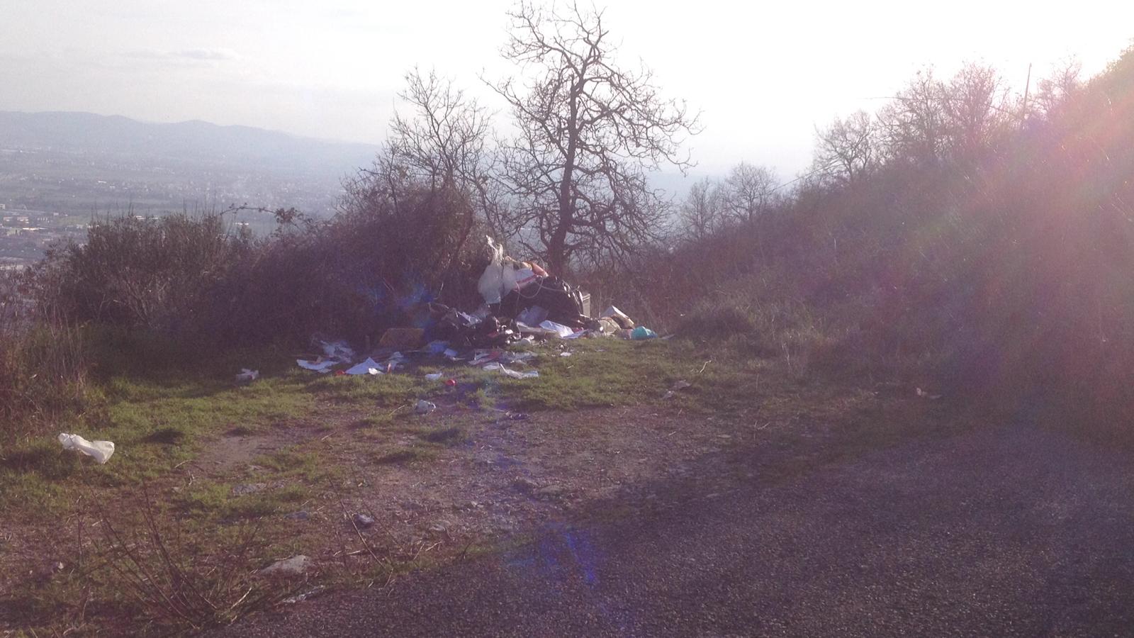 Discarica_via_Castiglioncello