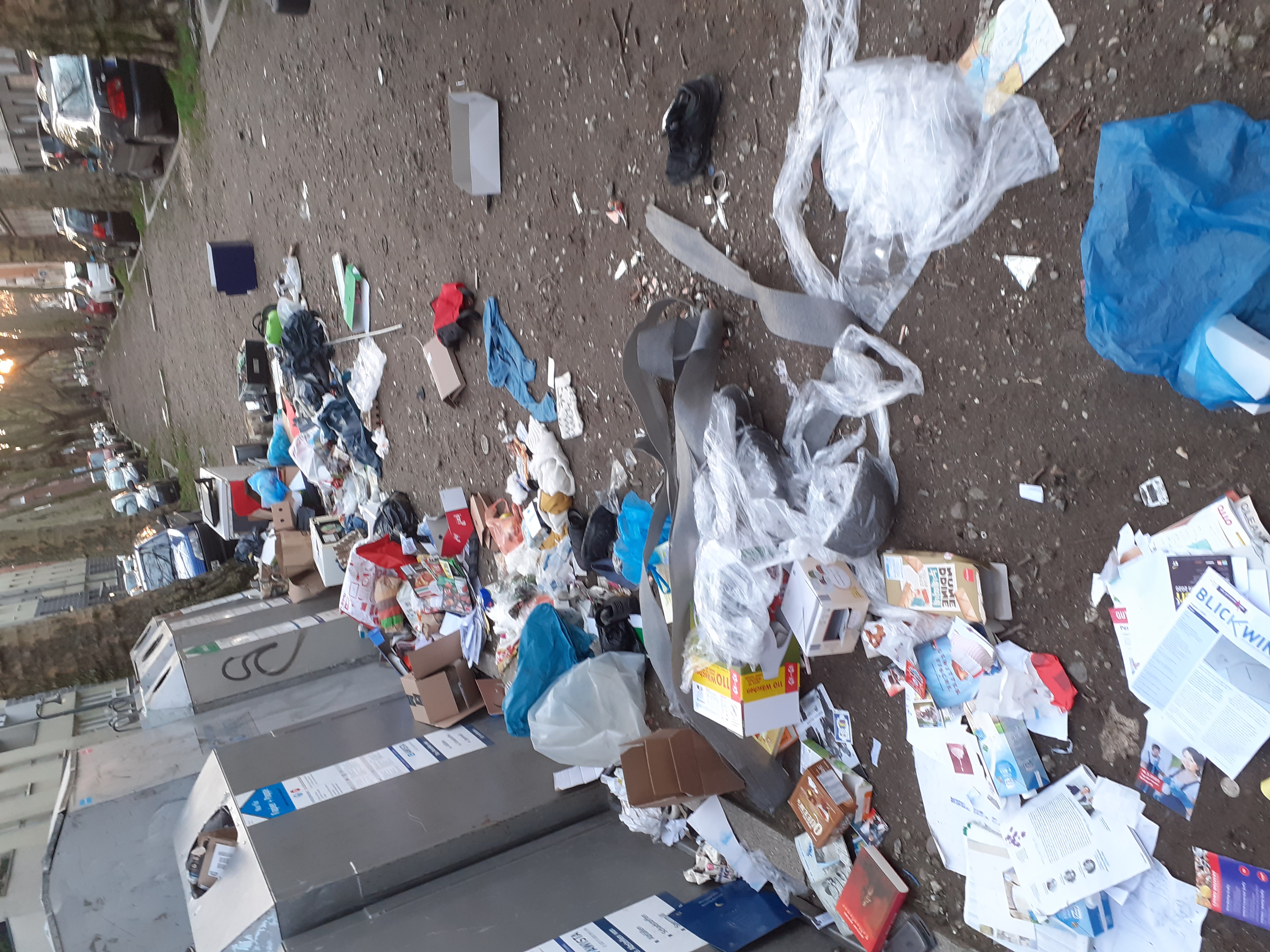 MllaufdemMittelstreifenEisenstrae16.3.2020.jpg