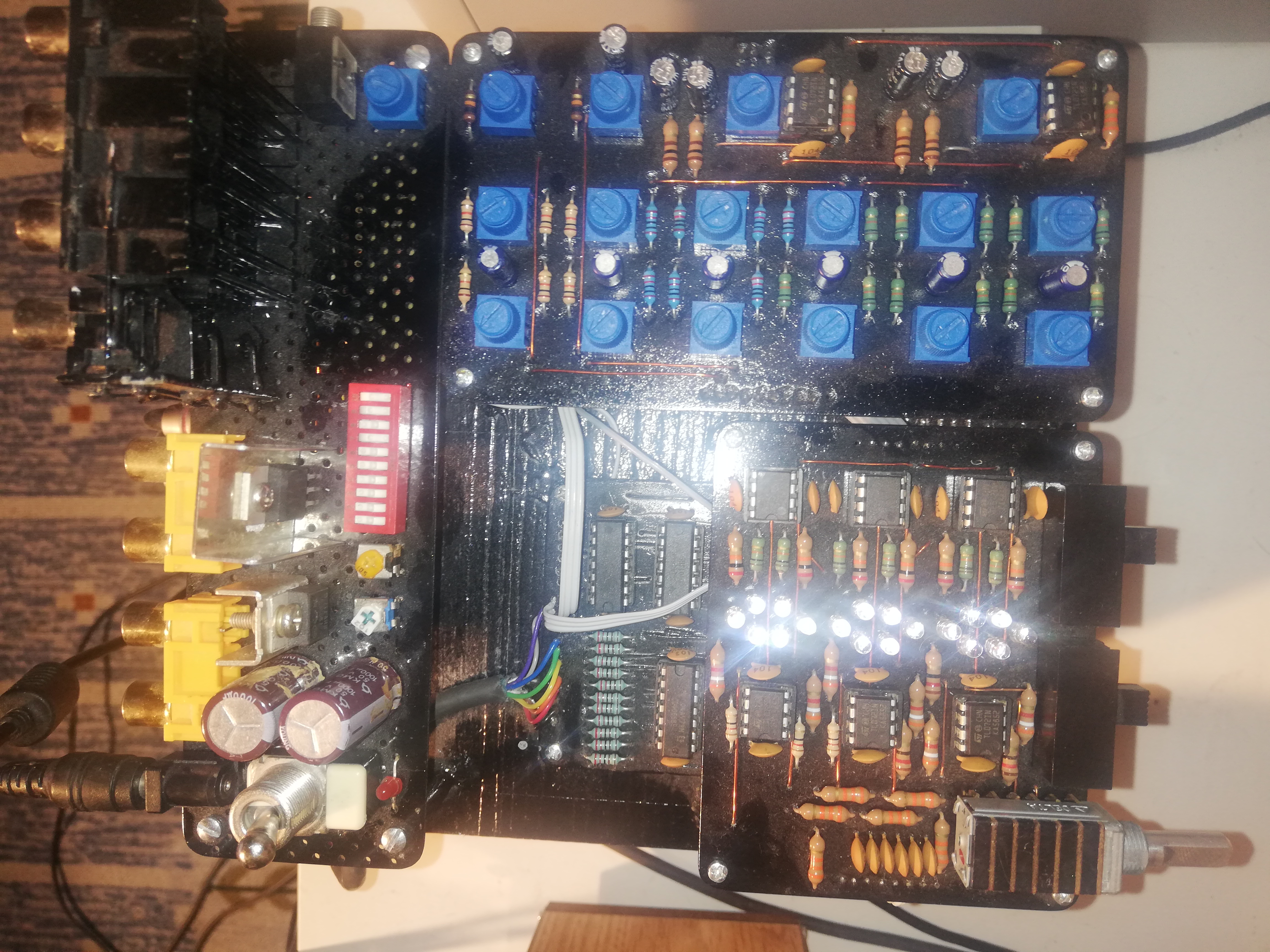 Hexaphonic guitar mixer from above