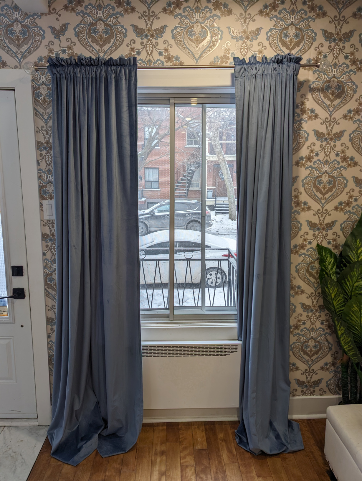 10_curtains.jpg