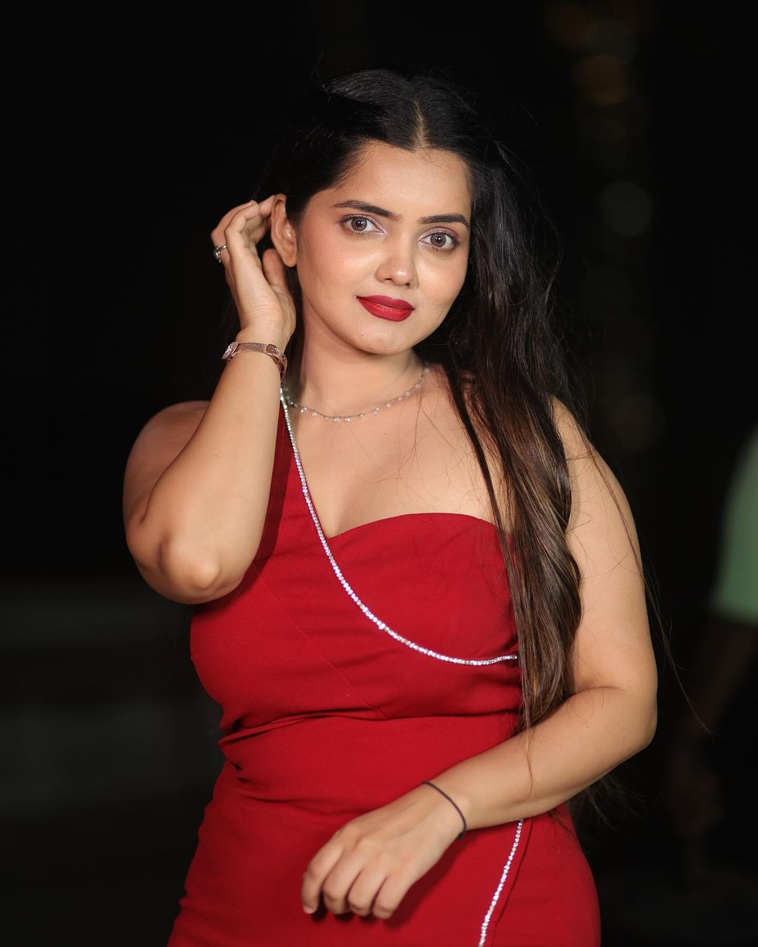 RED DRESS GIRL
