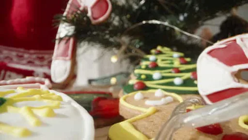 54096995-gingerbread-cookies.jpg